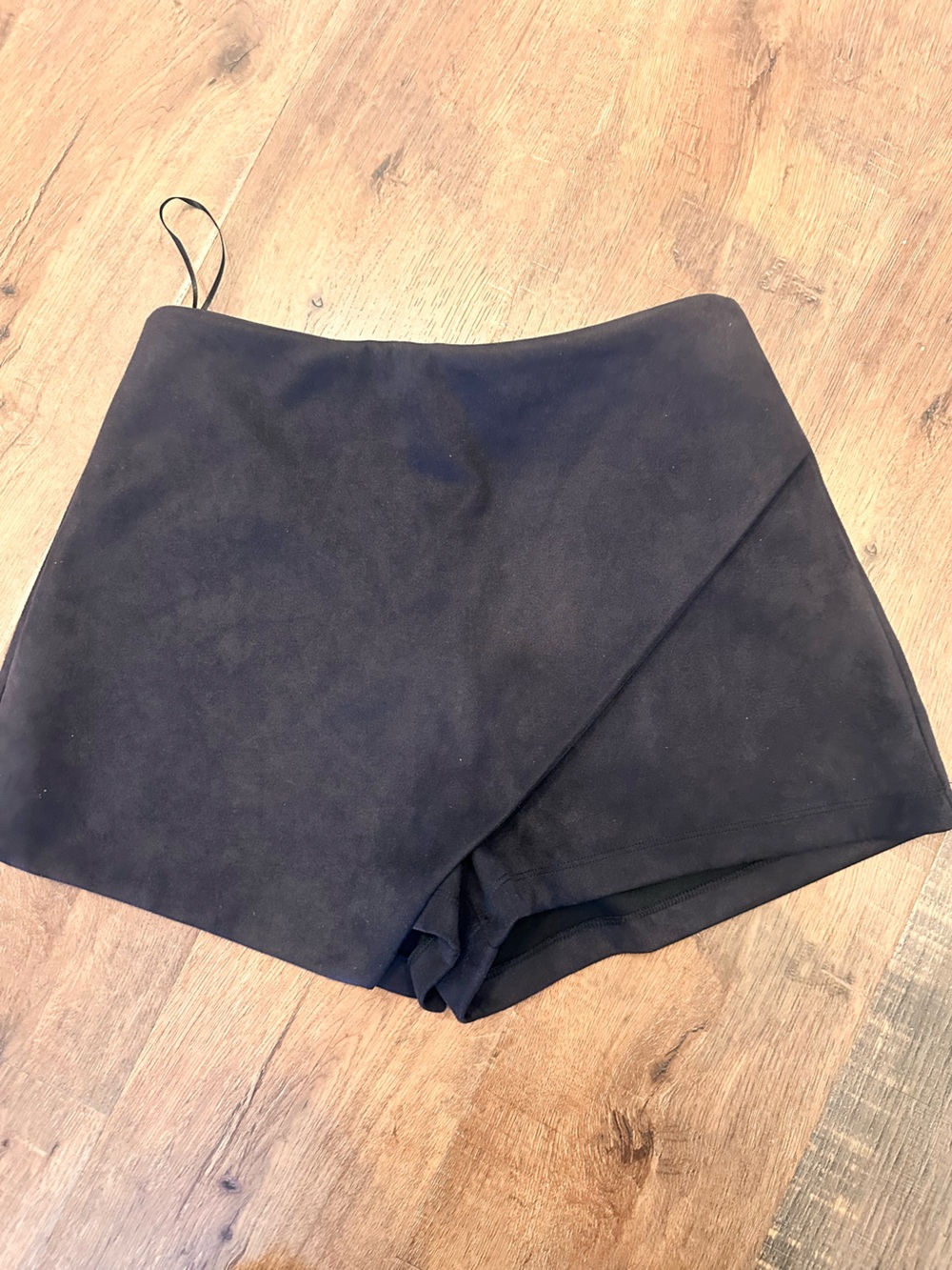 SEEK the label black faux suede skirt size S like new